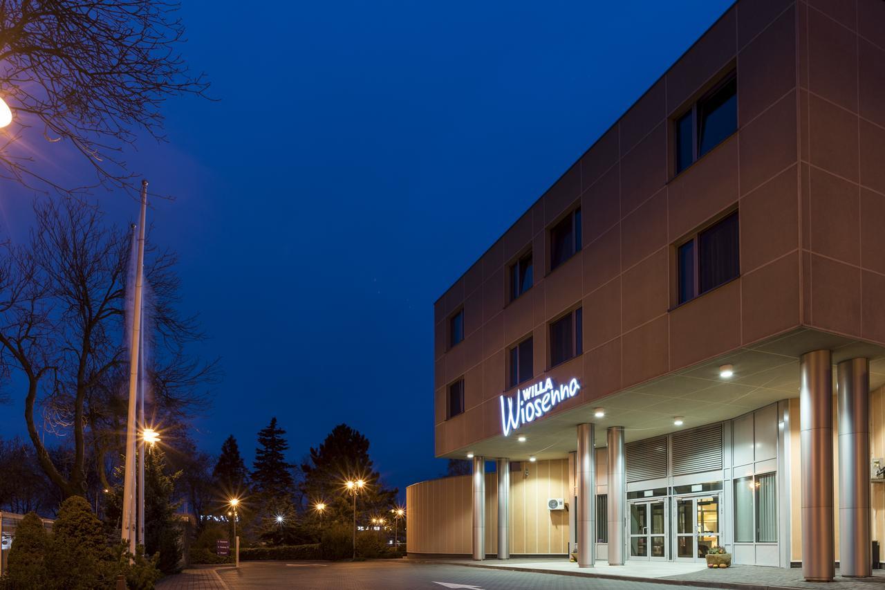 Willa Wiosenna Hotel Ozarow Mazowiecki Exterior photo